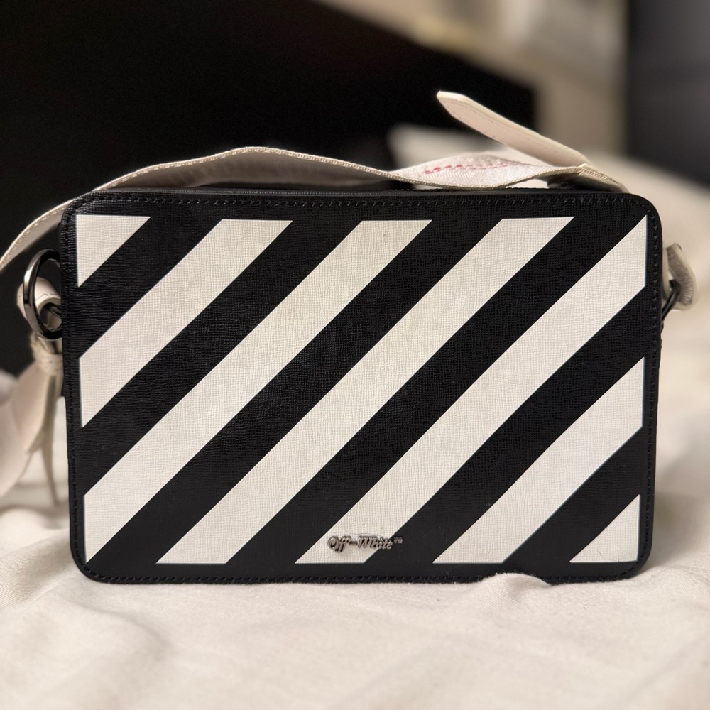 💢OFFERS WELCOME!!!💢 Off-White Black and White Striped Crossbody Bag